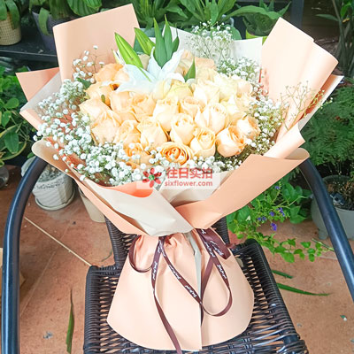 吴忠33朵香槟玫瑰百合，心里永远是你